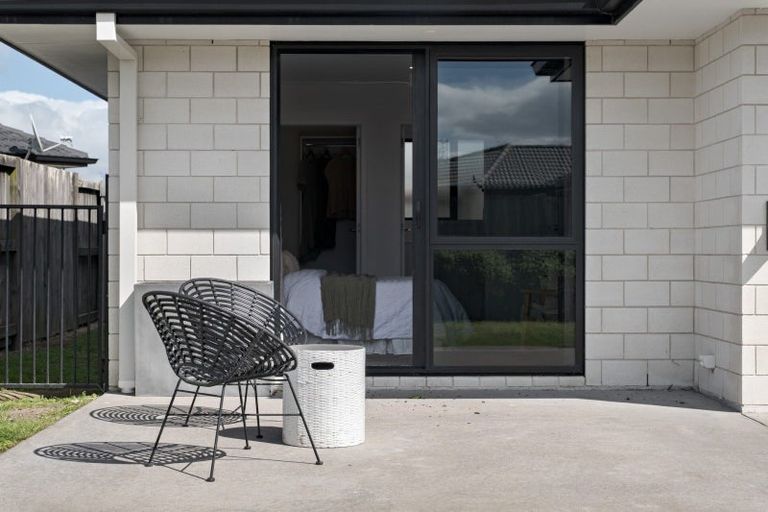 Photo of property in 5 Oka Street, Papamoa Beach, Papamoa, 3118