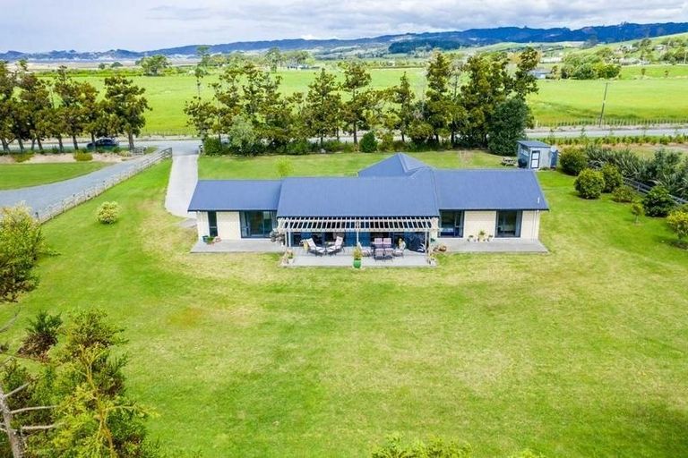 Photo of property in 25 Johnson Point Road, Waipu, 0582