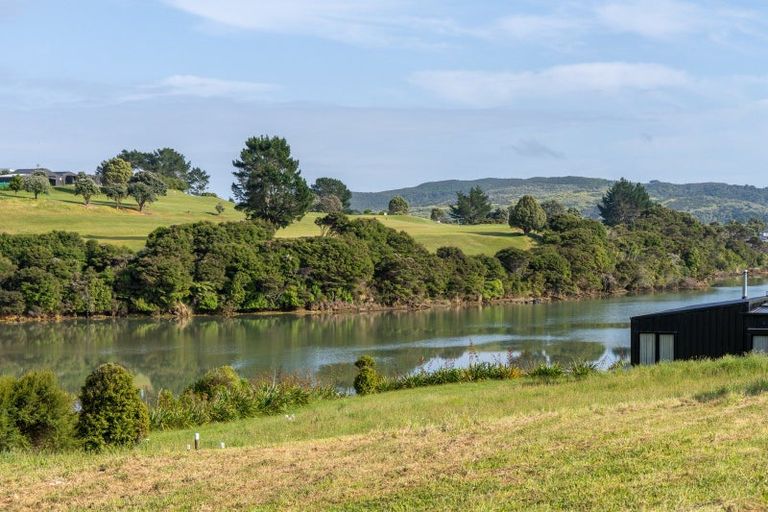 Photo of property in 70 Omahina Street, Raglan, 3225