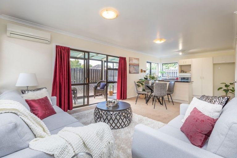 Photo of property in 7/39 Swanson Road, Henderson, Auckland, 0610