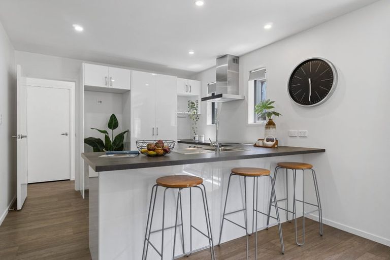 Photo of property in 548b Glenfield Road, Glenfield, Auckland, 0629