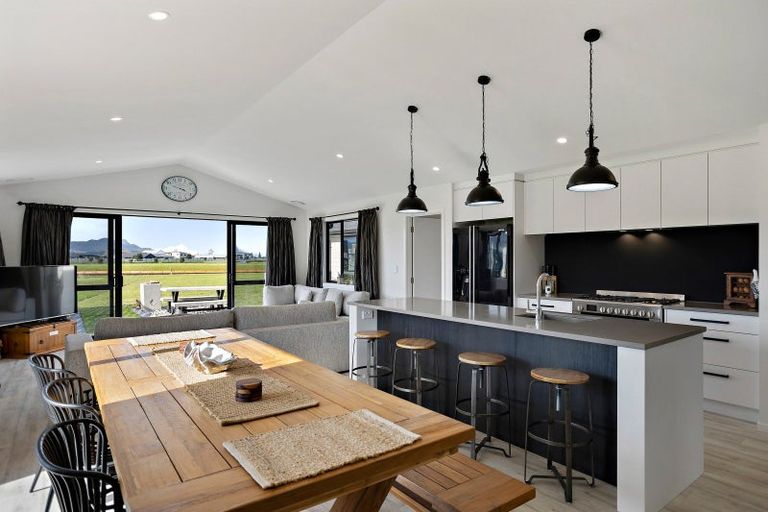 Photo of property in 3 Awatea Drive, Whitianga, 3510