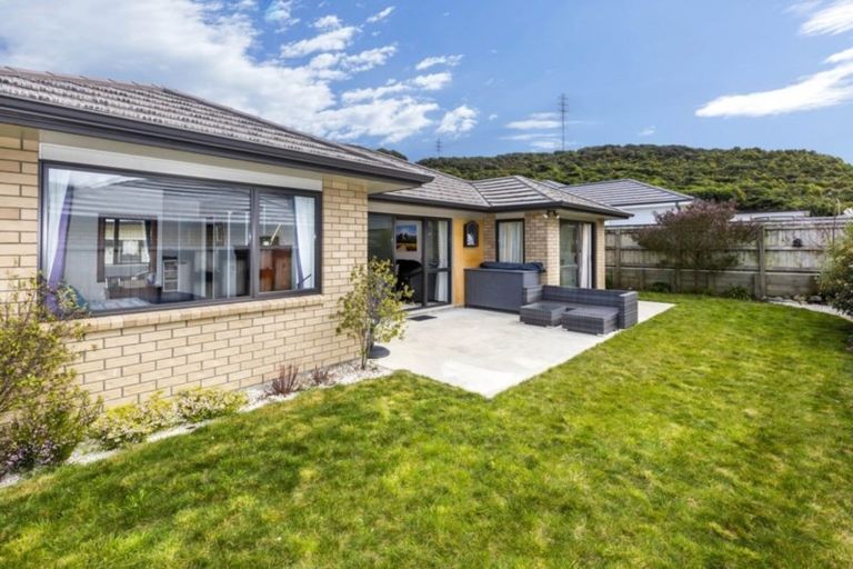 Photo of property in 89 Riverstone Drive, Riverstone Terraces, Upper Hutt, 5018