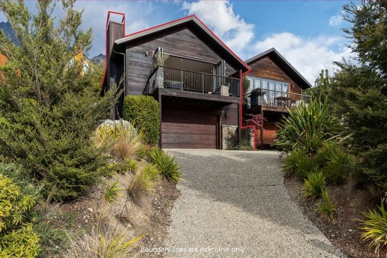 Photo of property in 31 Rannoch Drive, Jacks Point, Queenstown, 9371