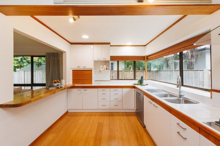 Photo of property in 2 Montgomery Terrace, Hokowhitu, Palmerston North, 4410