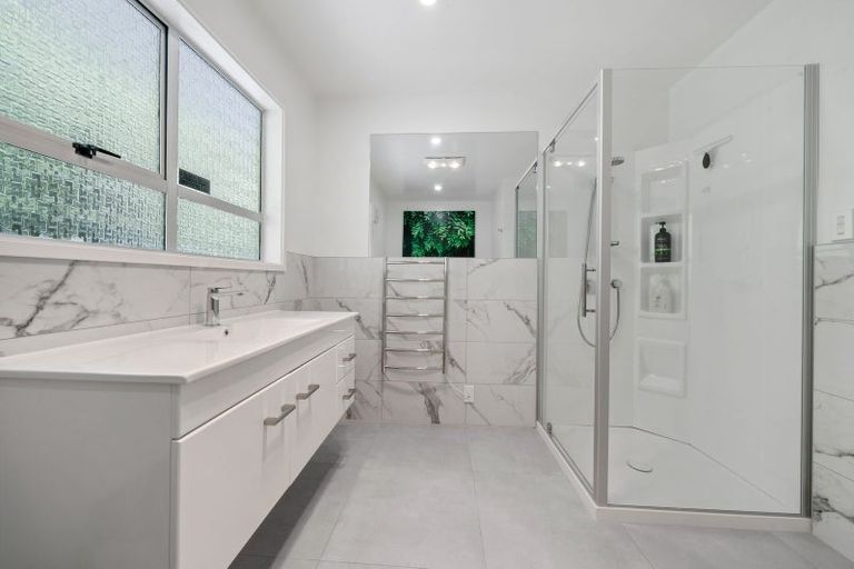 Photo of property in 99 Akaroa Drive, Maupuia, Wellington, 6022