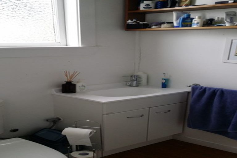 Photo of property in 15 Crieff Street, Northland, Wellington, 6012