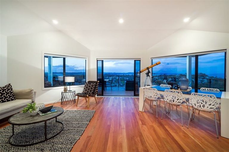 Photo of property in 5 Ti Tree Lane, Stanmore Bay, Whangaparaoa, 0932