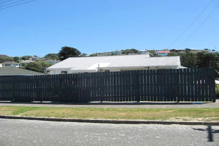 Photo of property in 5 Matatiro Street, Titahi Bay, Porirua, 5022