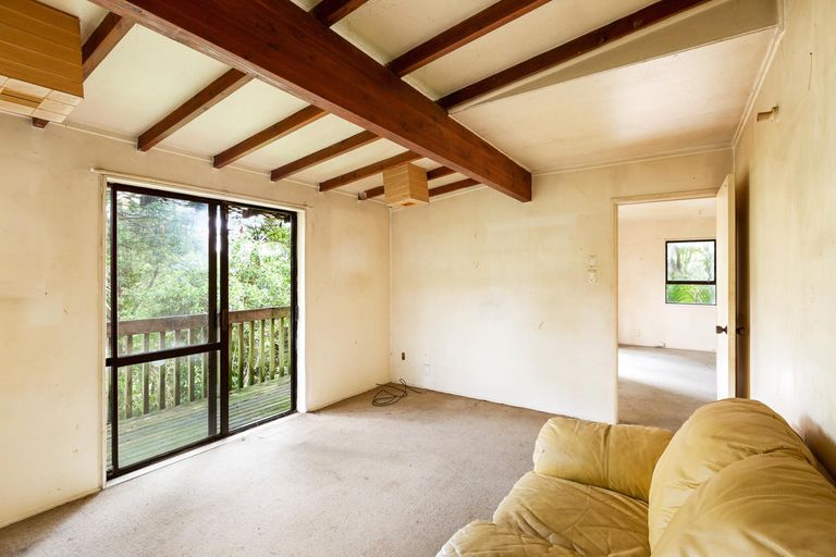 Photo of property in 59 Opanuku Road, Henderson Valley, Auckland, 0612