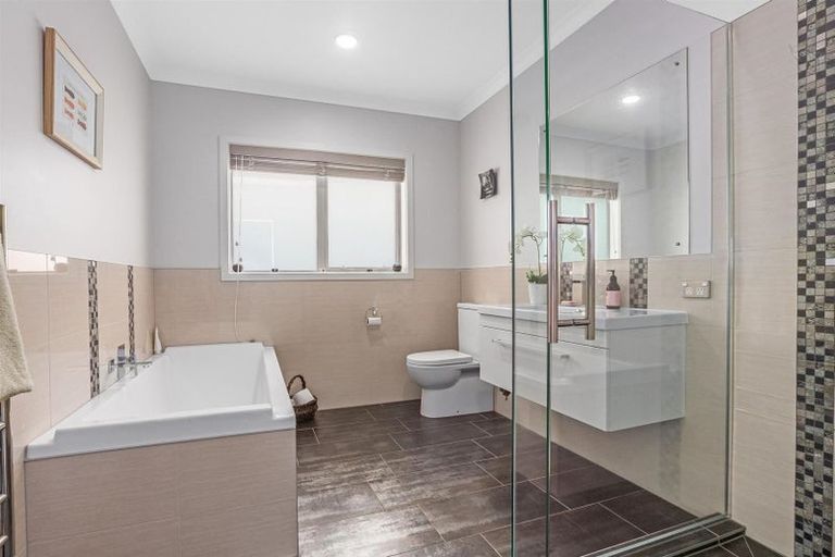 Photo of property in 53 Endeavour Drive, Whitby, Porirua, 5024