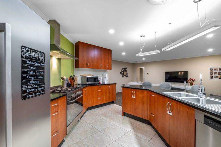 Photo of property in 60 Nelson Avenue, Aotea, Porirua, 5024