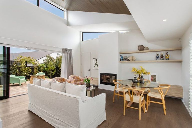 Photo of property in 2a Church Lane, Merivale, Christchurch, 8014