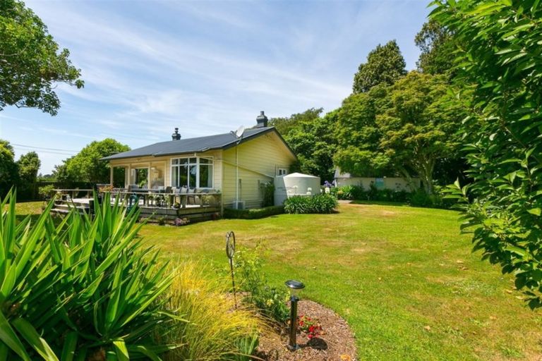 Photo of property in 160 Henwood Road, Paraite, New Plymouth, 4372