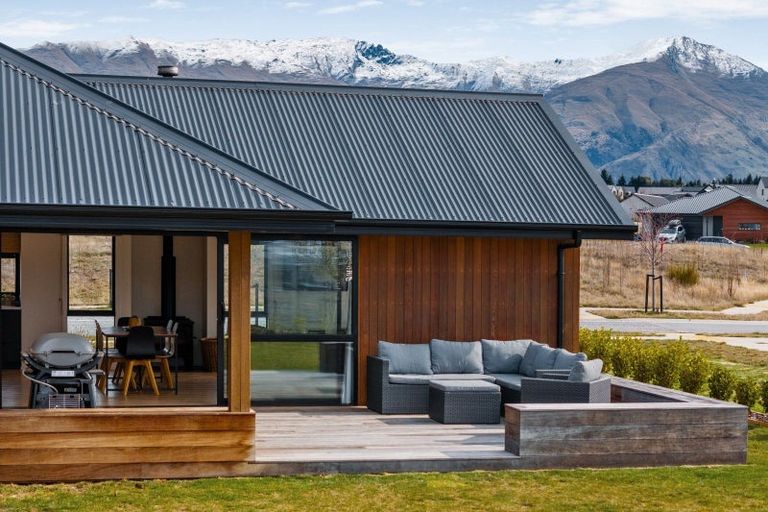 Photo of property in 6 Rua Street, Albert Town, Wanaka, 9305