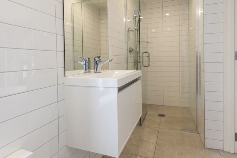 Photo of property in 17 Mcdougall Avenue, St Albans, Christchurch, 8014