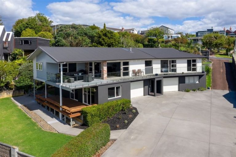 Photo of property in 7 Paisley Street, Mellons Bay, Auckland, 2014