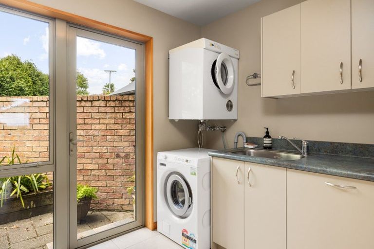 Photo of property in 345 Waitaha Road South, Welcome Bay, Tauranga, 3175