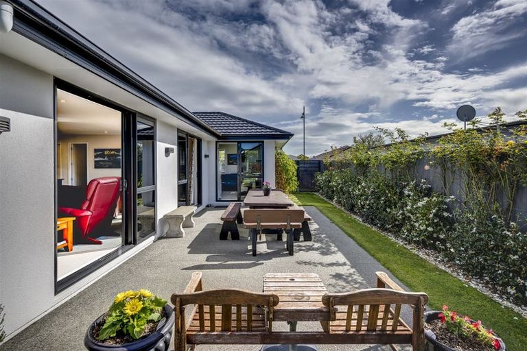 Photo of property in 16 Kapiti Drive, Poraiti, Napier, 4112