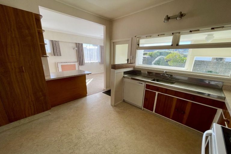 Photo of property in 78 Tauhinu Road, Miramar, Wellington, 6022