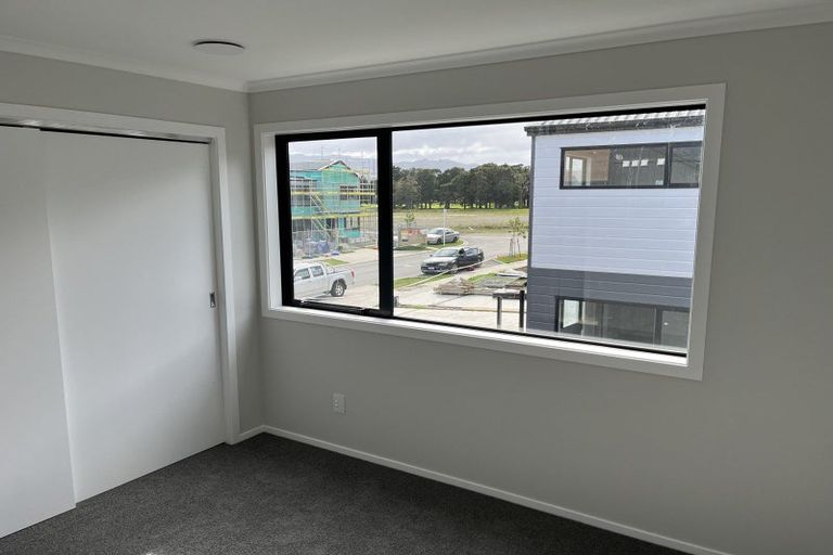 Photo of property in 1 Cynisca Crescent, Wallaceville, Upper Hutt, 5018