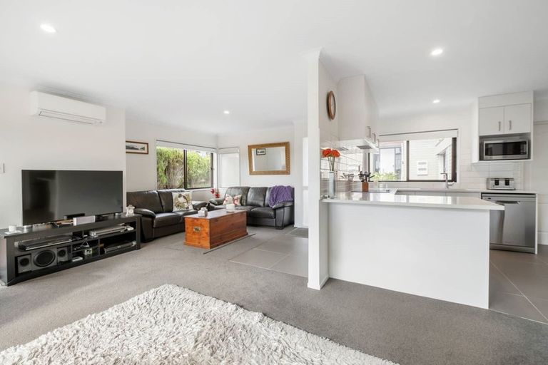 Photo of property in 2/75 Aberfeldy Avenue, Highland Park, Auckland, 2010