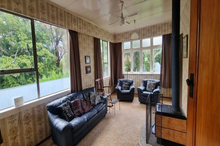 Photo of property in 100 Mcleavey Road, Ohau, Levin, 5570