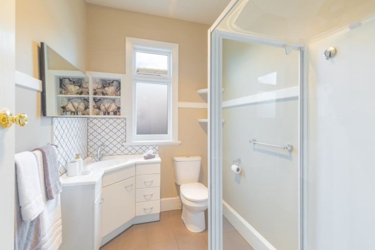 Photo of property in 35 North Parade, Richmond, Christchurch, 8013