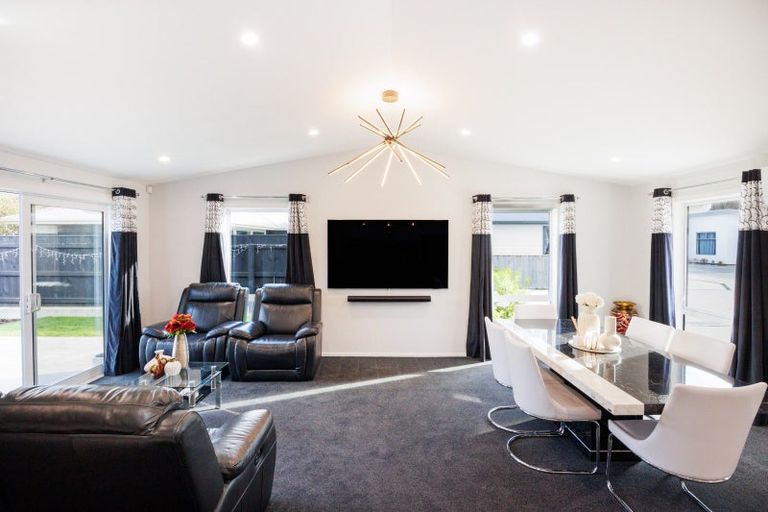 Photo of property in 9 Ivy Lane, Kelvin Grove, Palmerston North, 4414