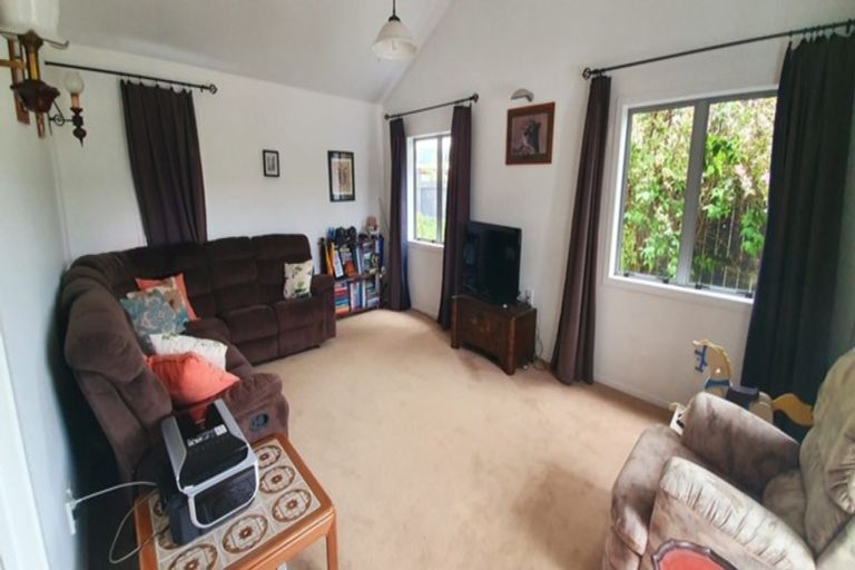 Photo of property in 10 Courtenay Place, Owhata, Rotorua, 3010