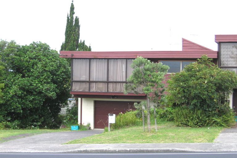 Photo of property in 1/312a Glenfield Road, Glenfield, Auckland, 0629