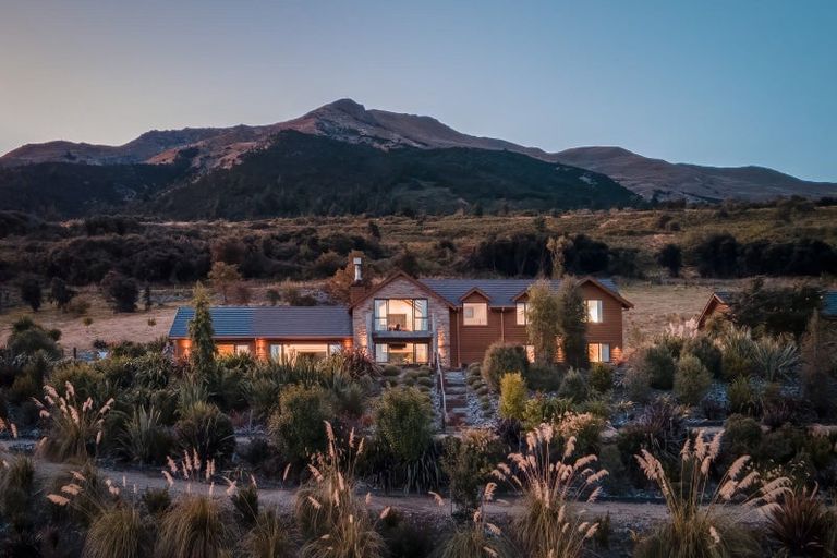 Photo of property in 1147b Lake Hawea-albert Town Road, Albert Town, Wanaka, 9382