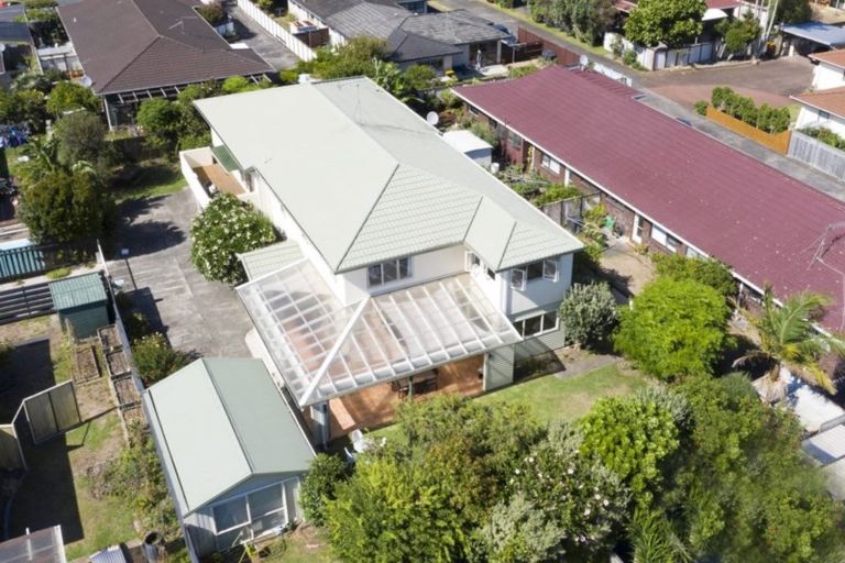 Photo of property in 58 Vivian Wilson Drive, Eastern Beach, Auckland, 2012