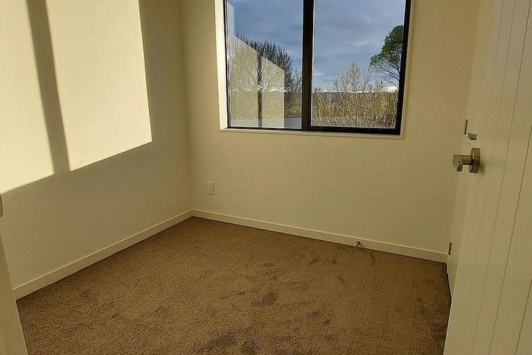 Photo of property in 29d Mackenzie Street, Te Atatu South, Auckland, 0610