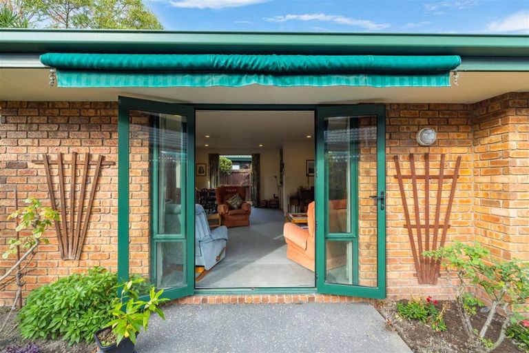 Photo of property in 6 Tulip Lane, Spreydon, Christchurch, 8024