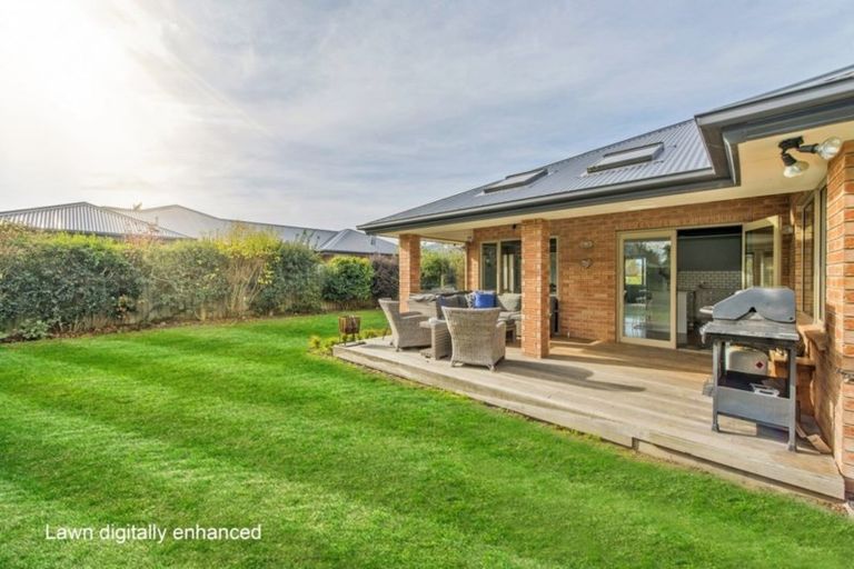 Photo of property in 6 Stanwood Grove, Darfield, 7510