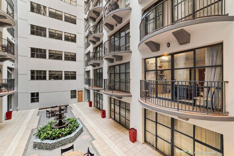 Photo of property in Atrium Apartments, 2i/154 The Terrace, Wellington Central, Wellington, 6011
