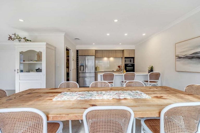 Photo of property in 2 Raiha Street, Papamoa Beach, Papamoa, 3118