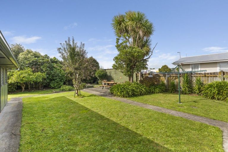 Photo of property in 27 Waterloo Crescent, Hokowhitu, Palmerston North, 4410
