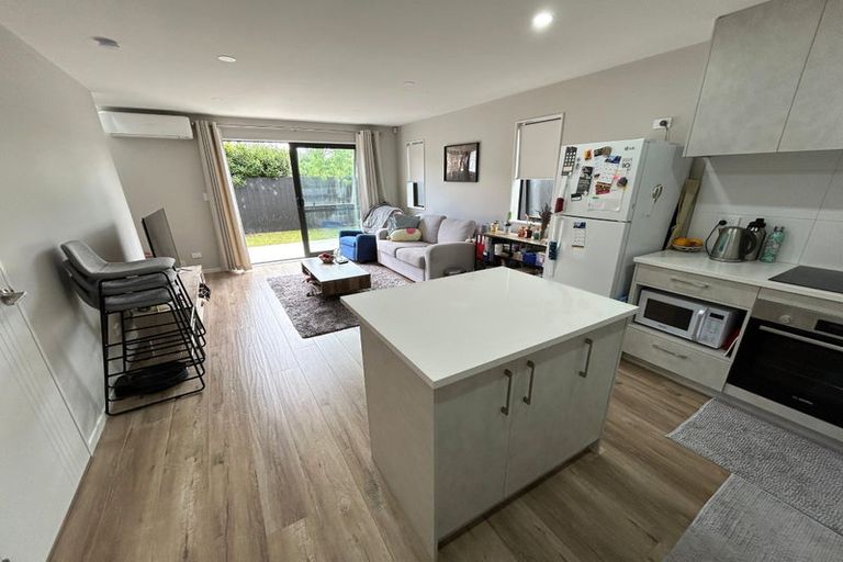 Photo of property in 5/30 West Coast Road, Glen Eden, Auckland, 0602