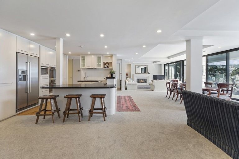 Photo of property in 4/308 Oriental Parade, Oriental Bay, Wellington, 6011