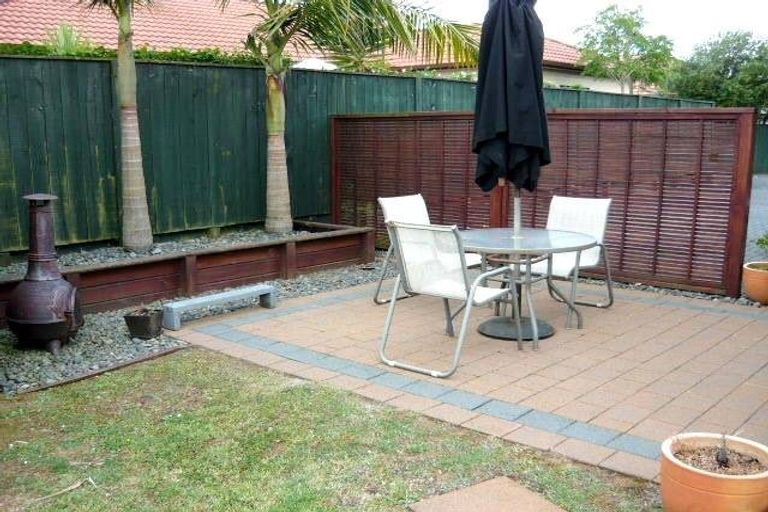 Photo of property in 27 Seneca Court, Golflands, Auckland, 2013