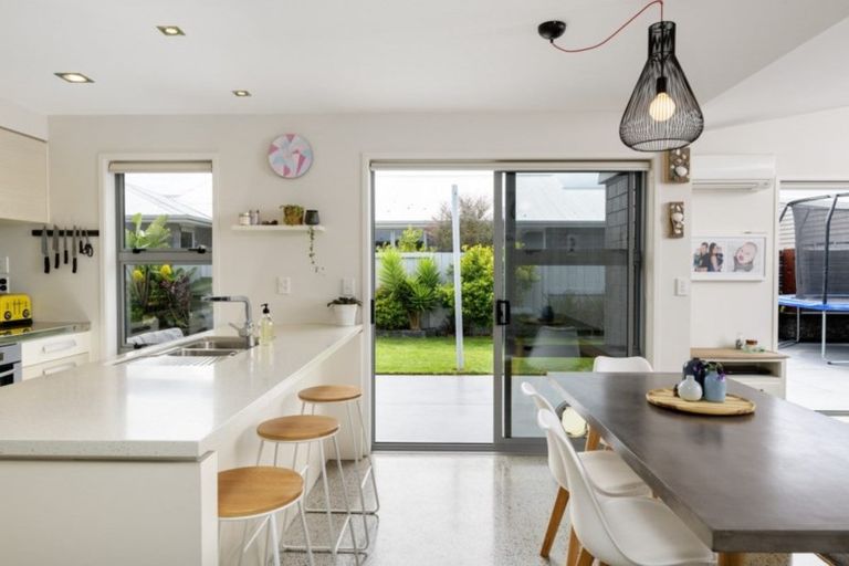 Photo of property in 23 Butterworth Crescent, Papamoa Beach, Papamoa, 3118