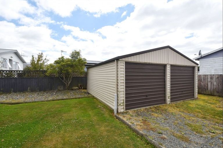 Photo of property in 1 O'byrne Street, Waikiwi, Invercargill, 9810