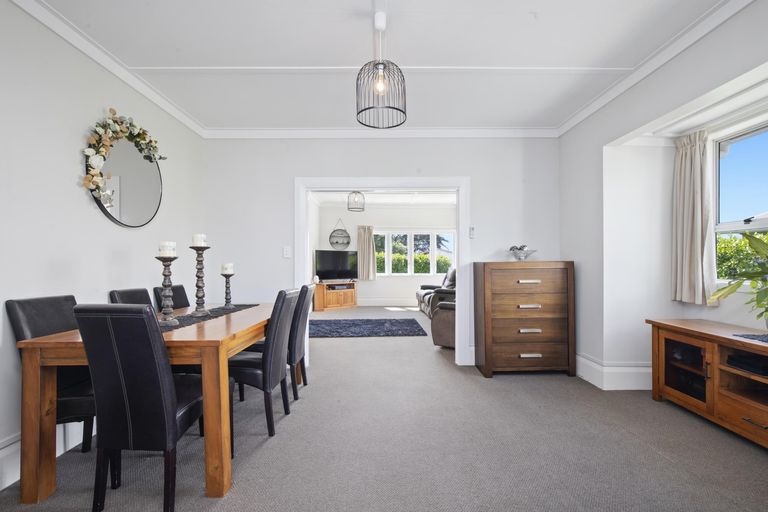 Photo of property in 11 Collingwood Road, Waiuku, 2123