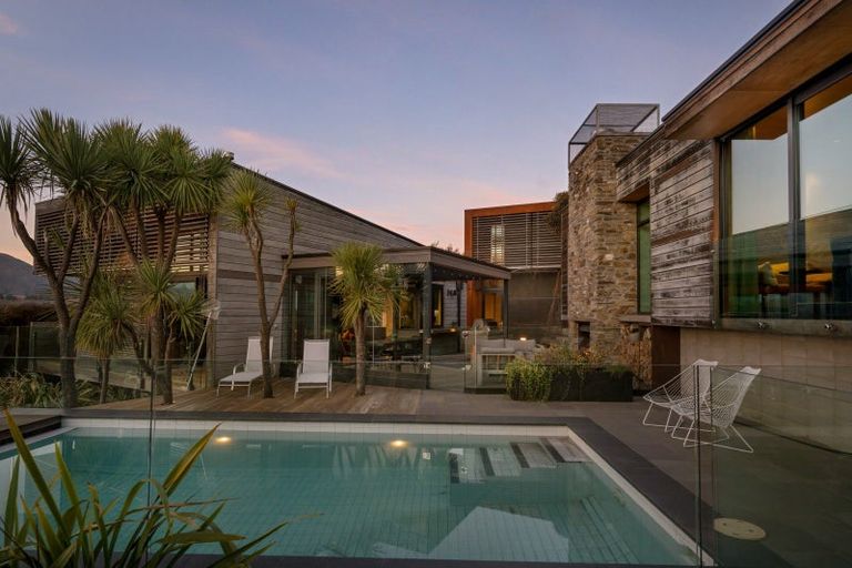 Photo of property in 10 Kanuka Rise, Albert Town, Wanaka, 9305
