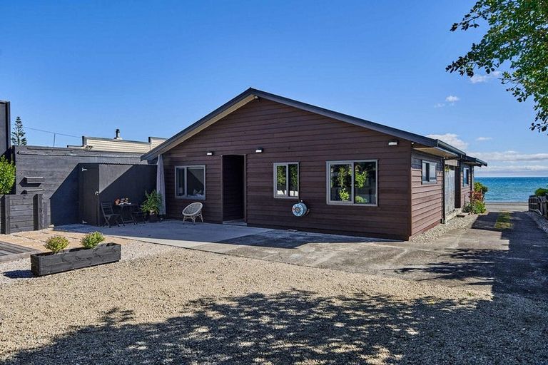 Photo of property in 43 Moana Road, Plimmerton, Porirua, 5026