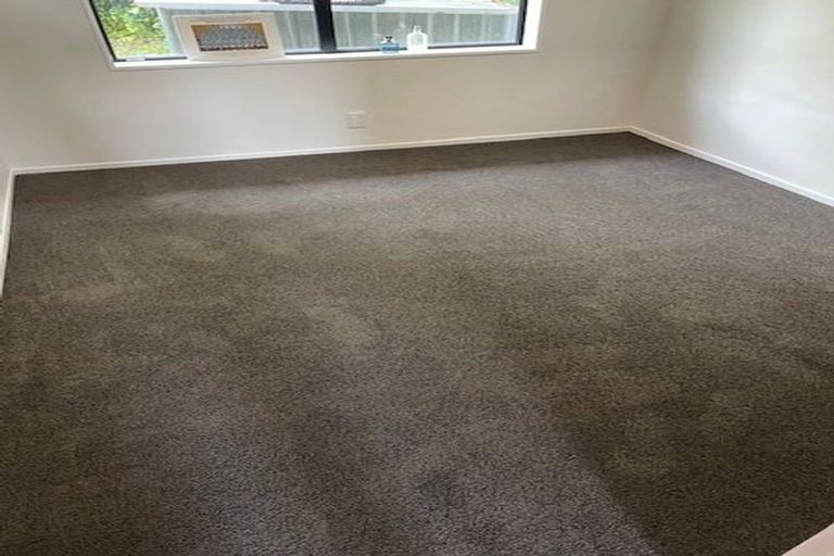 Photo of property in 11-12 Crawford Grove, Naenae, Lower Hutt, 5011