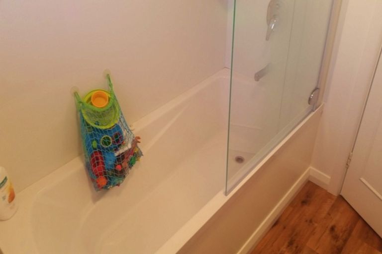 Photo of property in 43 Charlcott Street, Burnside, Christchurch, 8053