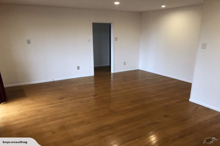 Photo of property in 20 Vodanovich Road, Te Atatu South, Auckland, 0610